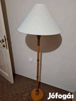 Állólámpa led izzóval