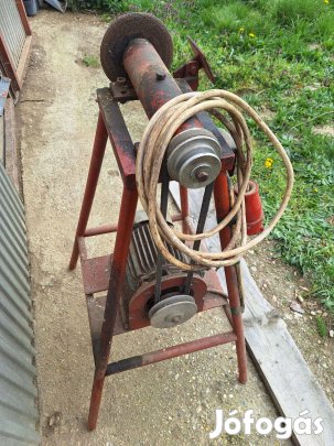 Állványos köszörű