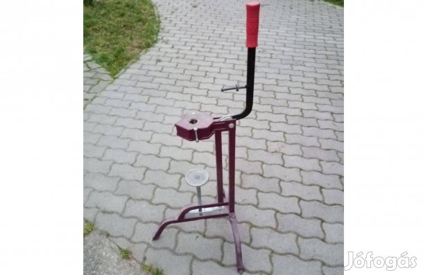 Állványos palackozó, dugózó