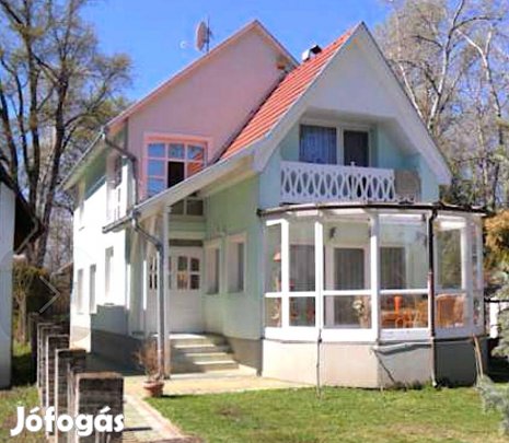 Álomház a Duna parton