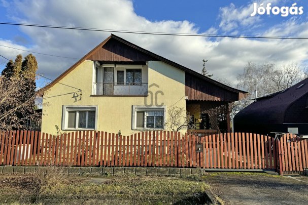 Alsógödön 2 generációs családi ház ELADÓ