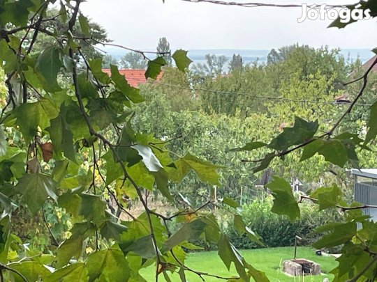 Alsóörs központjában eladó egy több célú ingatlan