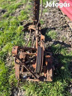 Alternáló fűkasza kistraktorhoz