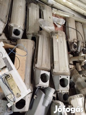 Altra professzionális kompaktfénycsöves lámpatestek