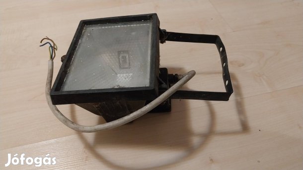 Alu házas fényvető ajándék új LED-del 