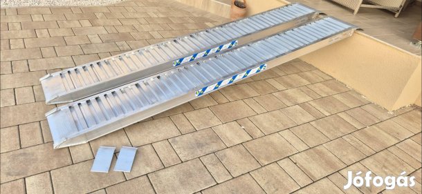 Alu rámpa 1400 kg 2.5 méter felhajtó feljáró