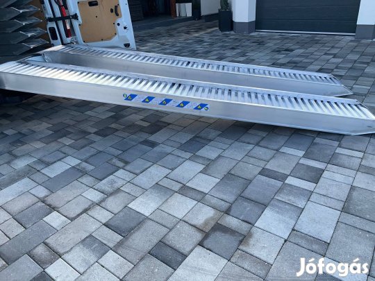 Alu rámpa 4 méter 3300 Kg teherbírású aluminium feljáró / tréler 