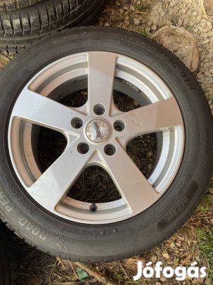 Alufelnin szinte új nyári gumival 4 db van