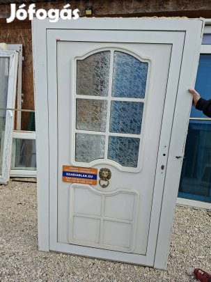 Alumínium bejárati ajtó 118(-7)×198