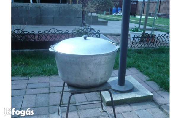 Alumínium bogrács fedővel eladó