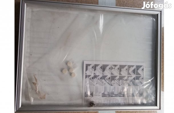Alumínium zárható fali hirdetőtábla, faliújság tábla