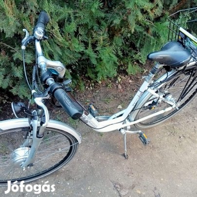 Aluvázas elektromos kerékpár gázkaros