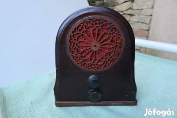 Amatőr épitésű "singer rádió" benne tranzisztoros készűlék