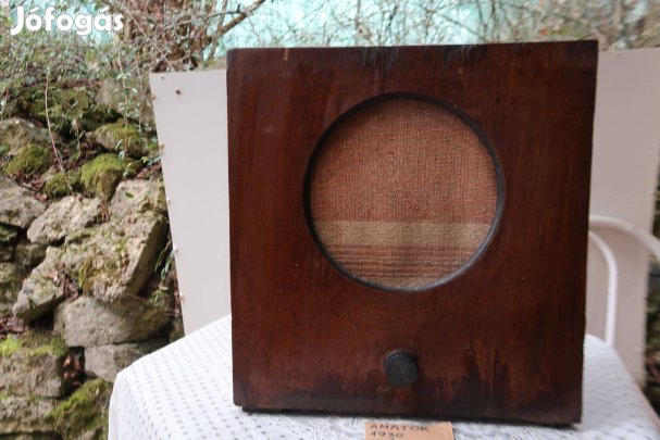 Amatőr rádió doboza saját hangszóróval csővek nélkűl 1930