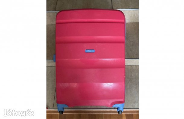 American Tourister közepes bőrönd kedvező áron eladó