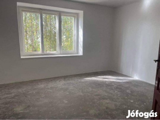 Andrássy Kastély Közelében Ház Eladó