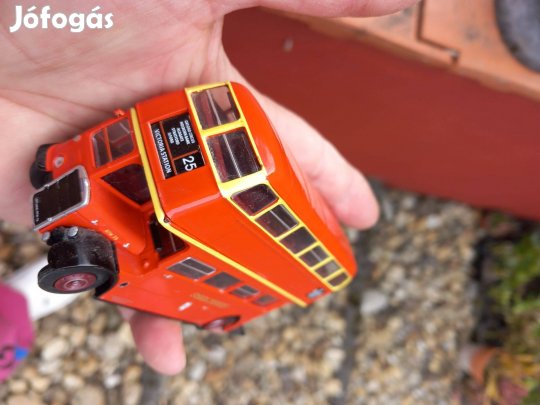 Angol emeletes kisbusz makett 1/72 méret Leyland RTW 75