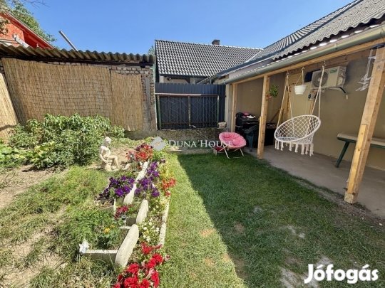 Annavölgyi 55 nm-es ház eladó