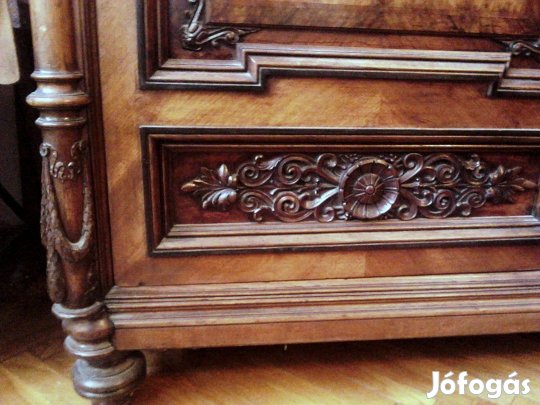 Antik 3 ajtós szekrény eladó