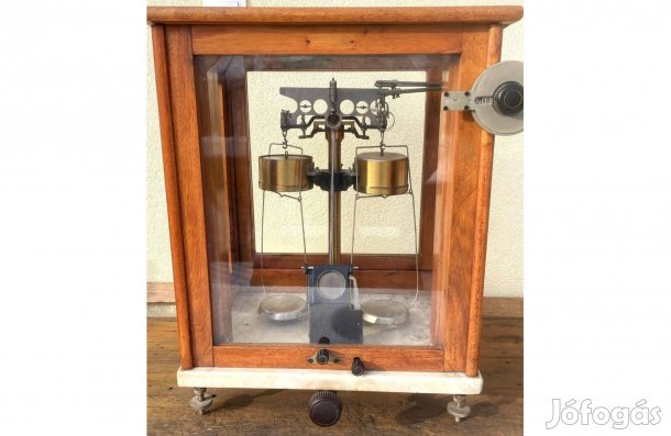 Antik Analitikai mérleg, patikai labor mérleg, jelzett MOM