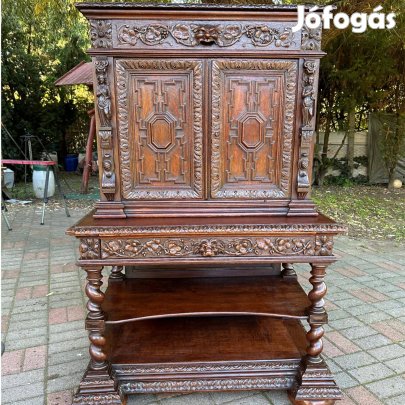 Antik Bútor - Historizáló kabinetszekrény