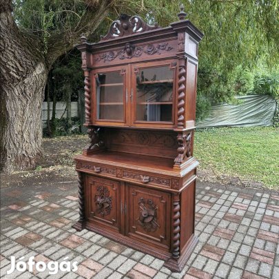 Antik Bútor - Neoreneszánsz stílusú tálalószekrény