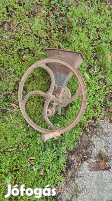 Antik Paprikadaráló eladó!