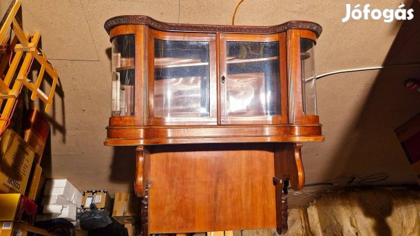 Antik Ritkaság: Különleges, Ívelt Üveges, Faragott Vitrinszekrény