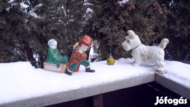 Antik (Germany) minőségi porc. figurák, szánkózás, foxi val