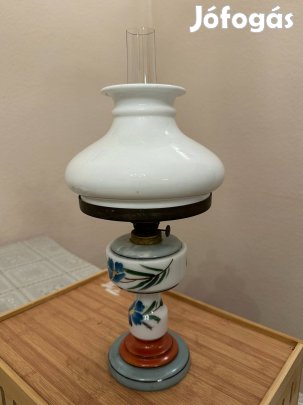 Antik, kézzel festett kerámia asztali petróleum lámpa