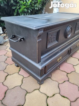 Antik  ónémet láda 