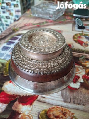 Antik, ónozott, kalapált ezüst és réz tál vagy ivóedény