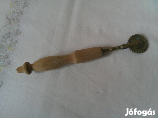 Antik, régi derelyevágó, derelyemetsző