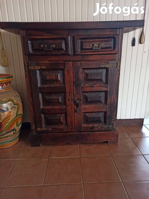 Antik, reneszánsz stílusú, faragott, keményfa komód,kisszekrény