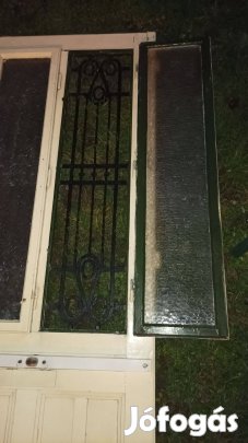 Antik ajtó bejárati ajtó ráccsal