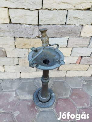 Antik álló hamu tartó