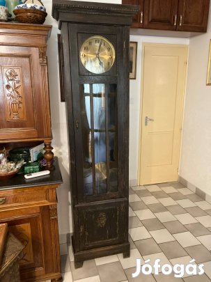 Antik állóóra működő Peerless szerkezettel