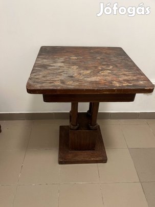Antik asztal