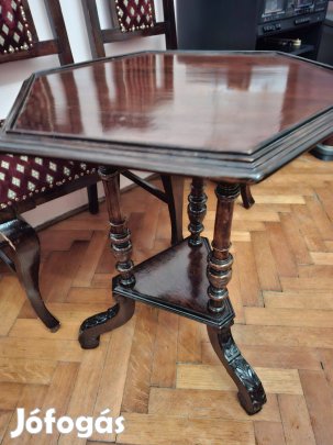 Antik asztal