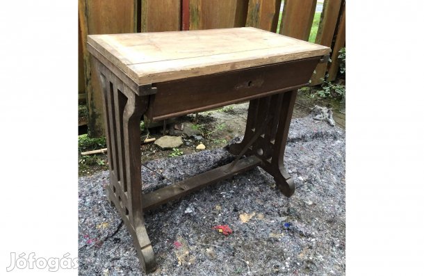 Antik asztal, kisasztal, iskolapad 10000 Ft