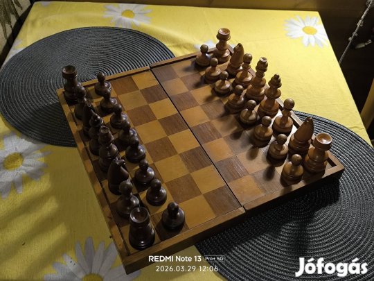 Antik autentikus faragott fa Sakk. Utánvét 