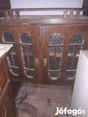 Antik bútor, régi tálalószekrény, vintage bútor bútorfestés céljára
