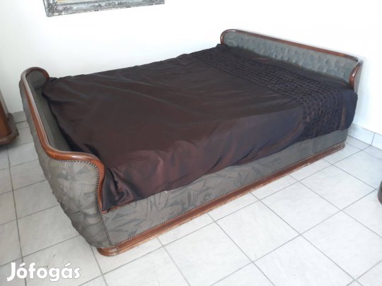 Antik bútorok majdnem ingyen