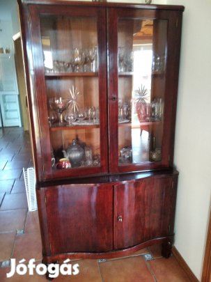 Antik bútorok vitrin,szekreter