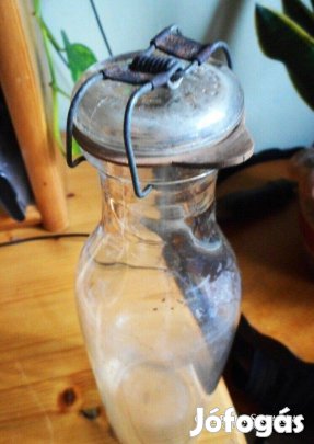 Antik csatos üveg (Stölzle ultreform, Tokodi Üveggyár)