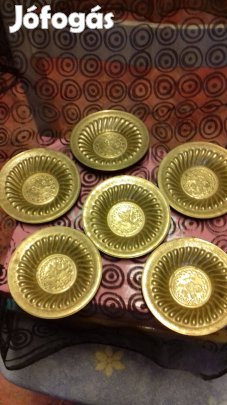 Antik domborműves réz tányérka készlet 6 db
