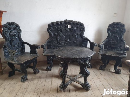 Antik,dúsan faragott sgabello reneszánsz ülőarnitúra