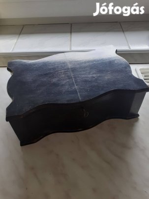 Antik ébenfekete fa ékszer vagy levéltartó ládika 20x25cm