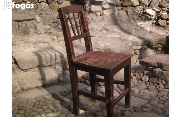 Antik eredeti szék, faragott háttámlás ácsolt diófa szék "30-as évek
