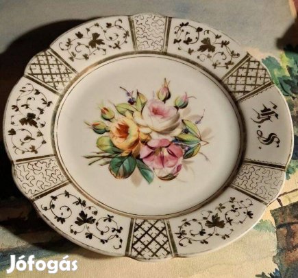 Antik európai porcelán falitál, középen kézzel festett rózsacsokorral